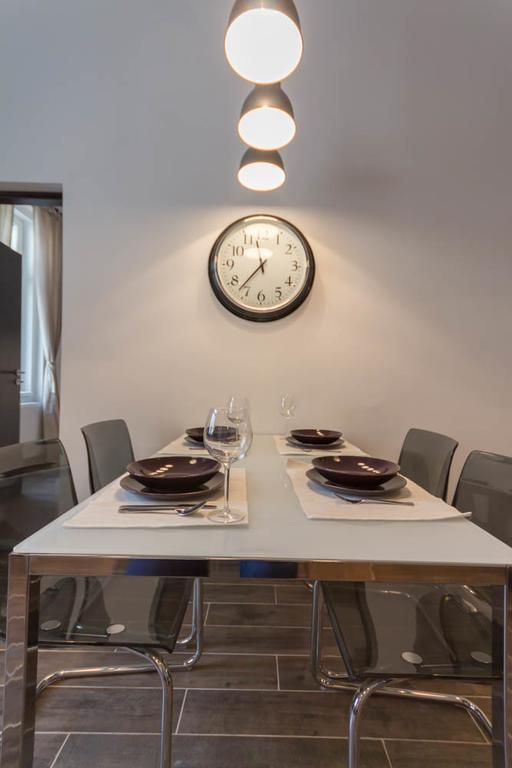 Luxury Apartment By Hi5-Varoshaz Suite بودابست المظهر الخارجي الصورة